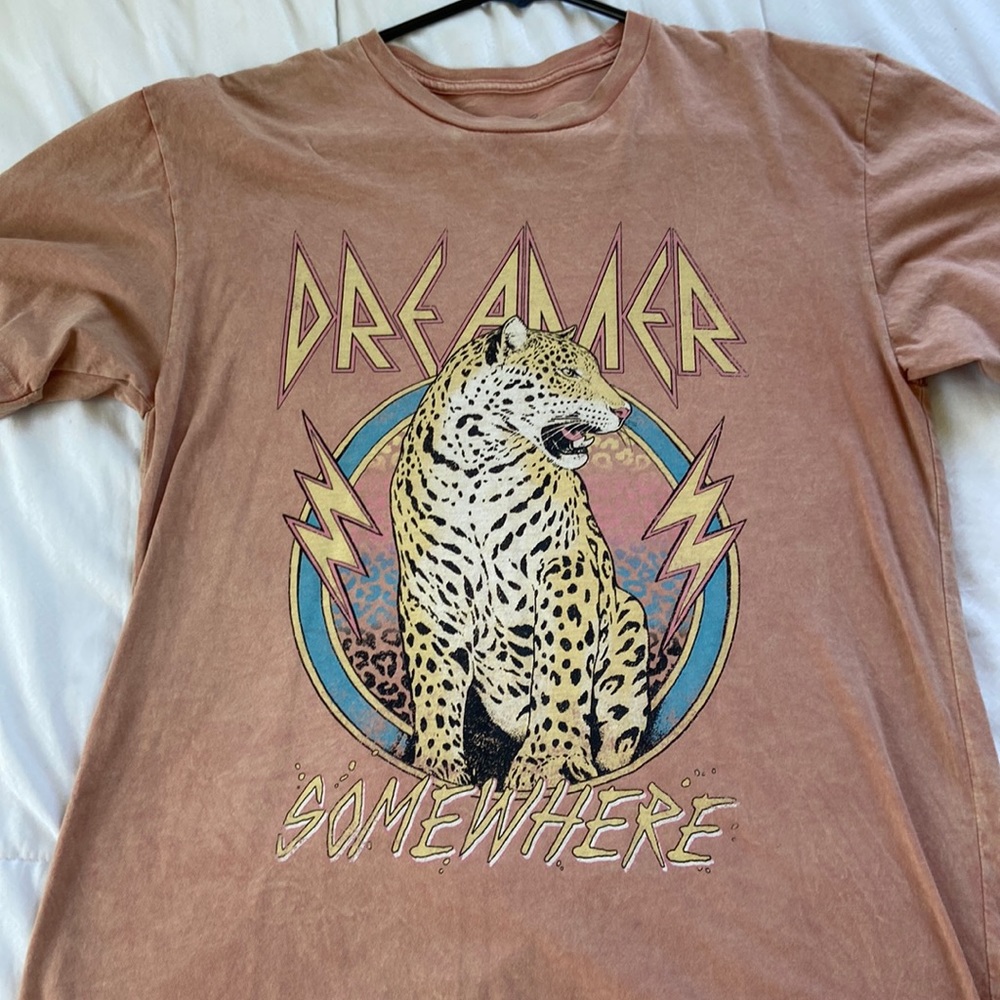dreamer boutique tee. never worn